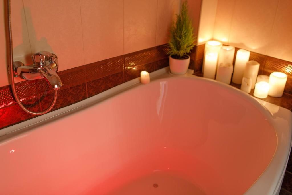 Апартаменты Royal Suite apartment with jacuzzi Сумы-66