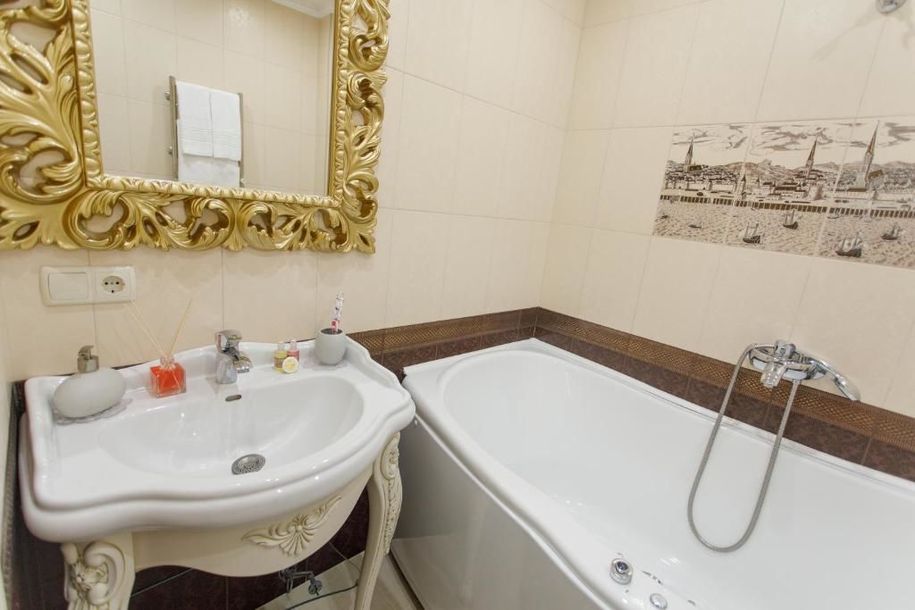 Апартаменты Royal Suite apartment with jacuzzi Сумы-77