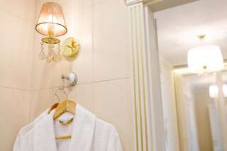 Апартаменты Royal Suite apartment with jacuzzi Сумы Апартаменты с видом на сад-13