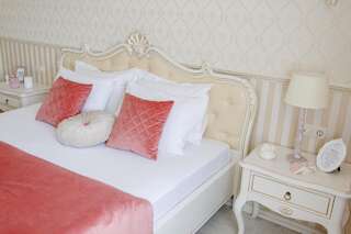 Апартаменты Royal Suite apartment with jacuzzi Сумы Апартаменты с видом на сад-26