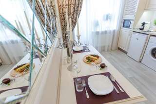 Апартаменты Royal Suite apartment with jacuzzi Сумы Апартаменты с видом на сад-32