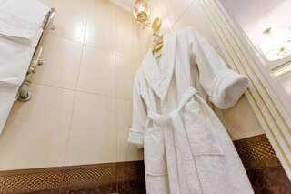 Апартаменты Royal Suite apartment with jacuzzi Сумы Апартаменты с видом на сад-69