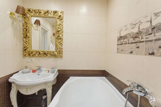 Апартаменты Royal Suite apartment with jacuzzi Сумы-77