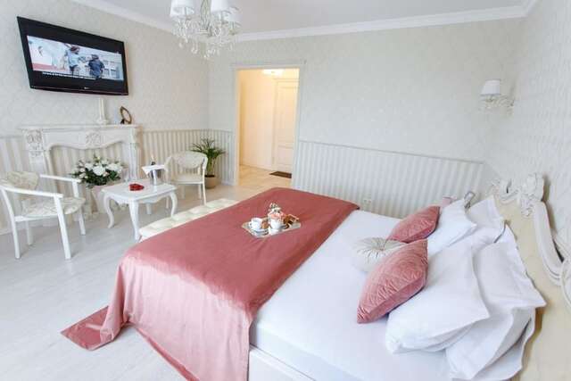 Апартаменты Royal Suite apartment with jacuzzi Сумы-87